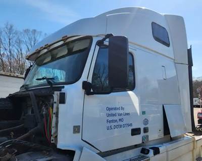 Volvo VNL Cab Assembly