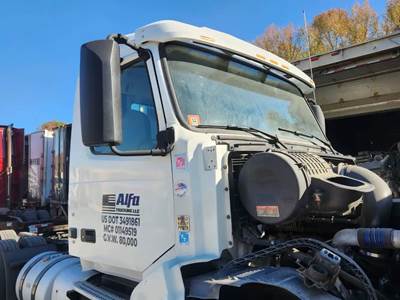 Volvo VNL Cab Assembly