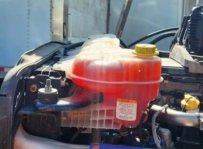 Freightliner Cascadia 126 Coolant Reservoir