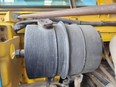 International F5070 Coolant Reservoir for a 1993 International F-5070