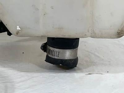 Mack Pinnacle CXU613 Coolant Reservoir for a 2013 Mack CXU613 For Sale ...