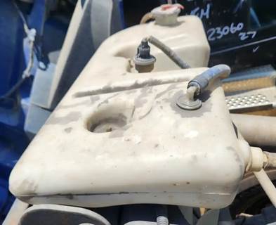 Sterling L9500 Coolant Reservoir