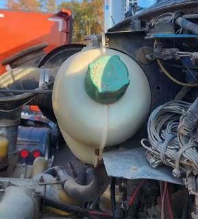 Volvo / WhiteGMC Autocar ACL64 Coolant Reservoir for a 1994 White AUTOCAR ACL64