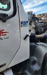 Freightliner 114SD Cowl