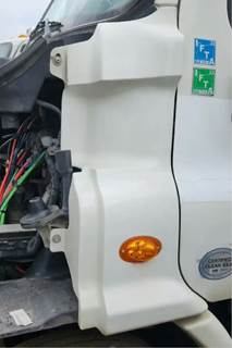 Freightliner Cascadia 113 Cowl