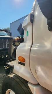 Freightliner Cascadia 113 Cowl