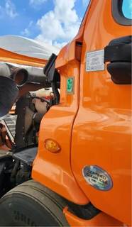 Freightliner Cascadia 113 Cowl