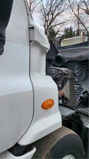 Freightliner Cascadia 113 Cowl