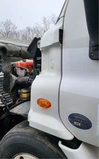 Freightliner Cascadia 113 Cowl