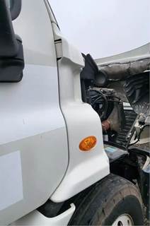 Freightliner Cascadia 113 Cowl