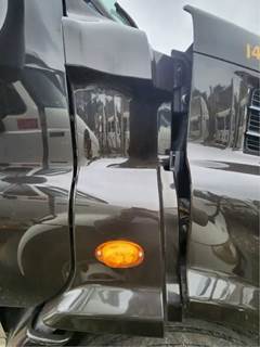 Freightliner Cascadia 113 Cowl