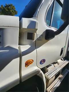 Freightliner Cascadia 113 Cowl