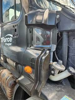 Freightliner Cascadia 113 Cowl