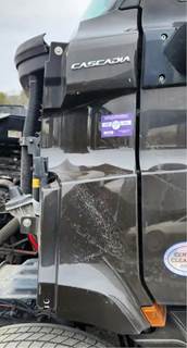 Freightliner Cascadia 116 Cowl for a 2020 Freightliner Cascadia 116 Day Cab