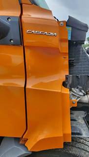 Freightliner Cascadia 116 Cowl for a 2019 Freightliner Cascadia 116 Day Cab