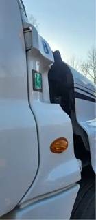 Freightliner Cascadia 125 Cowl