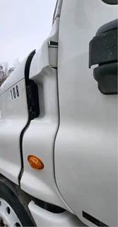 Freightliner Cascadia 125 Cowl