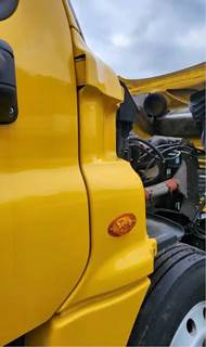 Freightliner Cascadia 125 Cowl