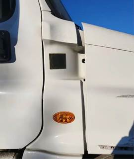 Freightliner Cascadia 125 Cowl