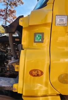 Freightliner Cascadia 125 Cowl