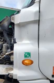 Freightliner Cascadia 125 Cowl