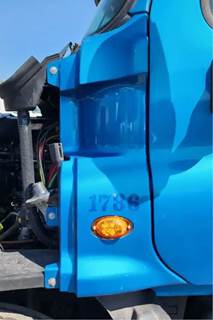 Freightliner Cascadia 125 Cowl