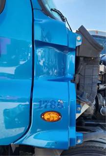 Freightliner Cascadia 125 Cowl