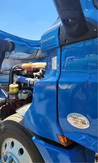 Freightliner Cascadia 126 Cowl