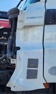 Freightliner Cascadia 126 Cowl