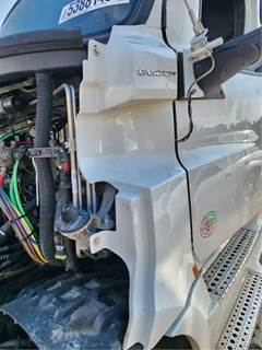 Freightliner Cascadia 126 Cowl