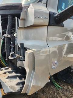 Freightliner Cascadia 126 Cowl