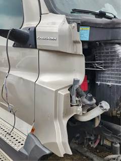 Freightliner Cascadia 126 Cowl