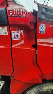 Freightliner Cascadia 126 Cowl