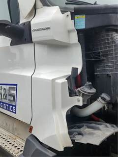 Freightliner Cascadia 126 Cowl