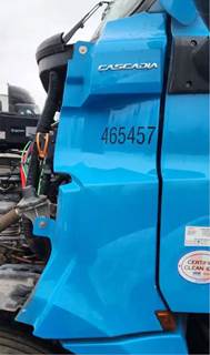 Freightliner Cascadia 126 Cowl