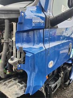 Freightliner Cascadia 126 Cowl