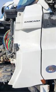 Freightliner Cascadia 126 Cowl