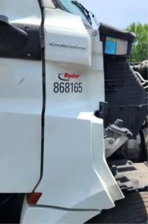Freightliner Cascadia 126 Cowl