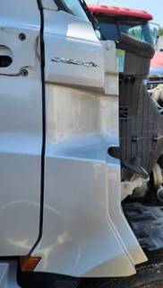 Freightliner Cascadia 126 Cowl