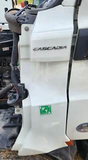 Freightliner Cascadia 126 Cowl