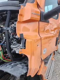 Freightliner Cascadia 126 Cowl
