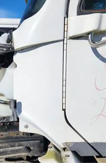 Freightliner Columbia 112 Cowl