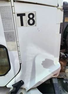 Freightliner Columbia 120 Cowl