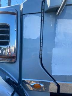 Freightliner Coronado 122 SD Cowl for a 2013 Freightliner 122SD