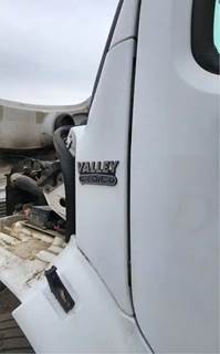 Freightliner M2 106 Cowl