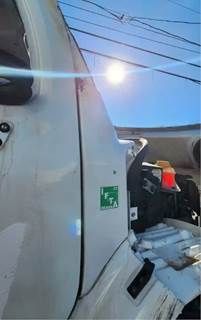 Freightliner M2 106 Cowl