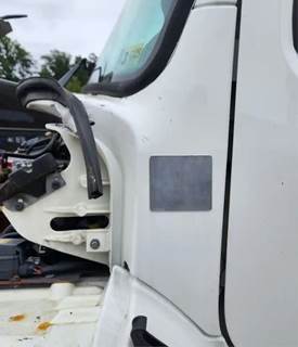 Freightliner M2 106 Cowl