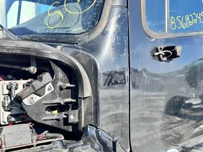 Freightliner M2 106 Cowl