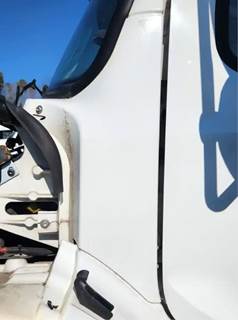 Freightliner M2 106 Cowl