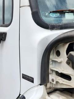 Freightliner M2 106 Cowl